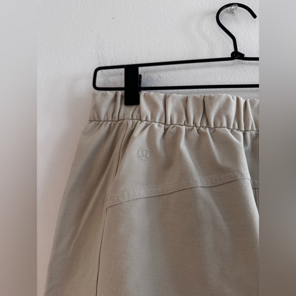 Lululemon Light Utilitech Cargo Pocket High Rise Pant 30 Natural Ivory - Picture 6 of 6